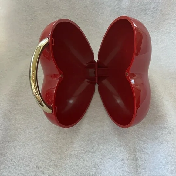 STARBUCKS KOREA Red Plastic Heart Bag White Day 2020 magnetic Closure - Picture 5 of 10